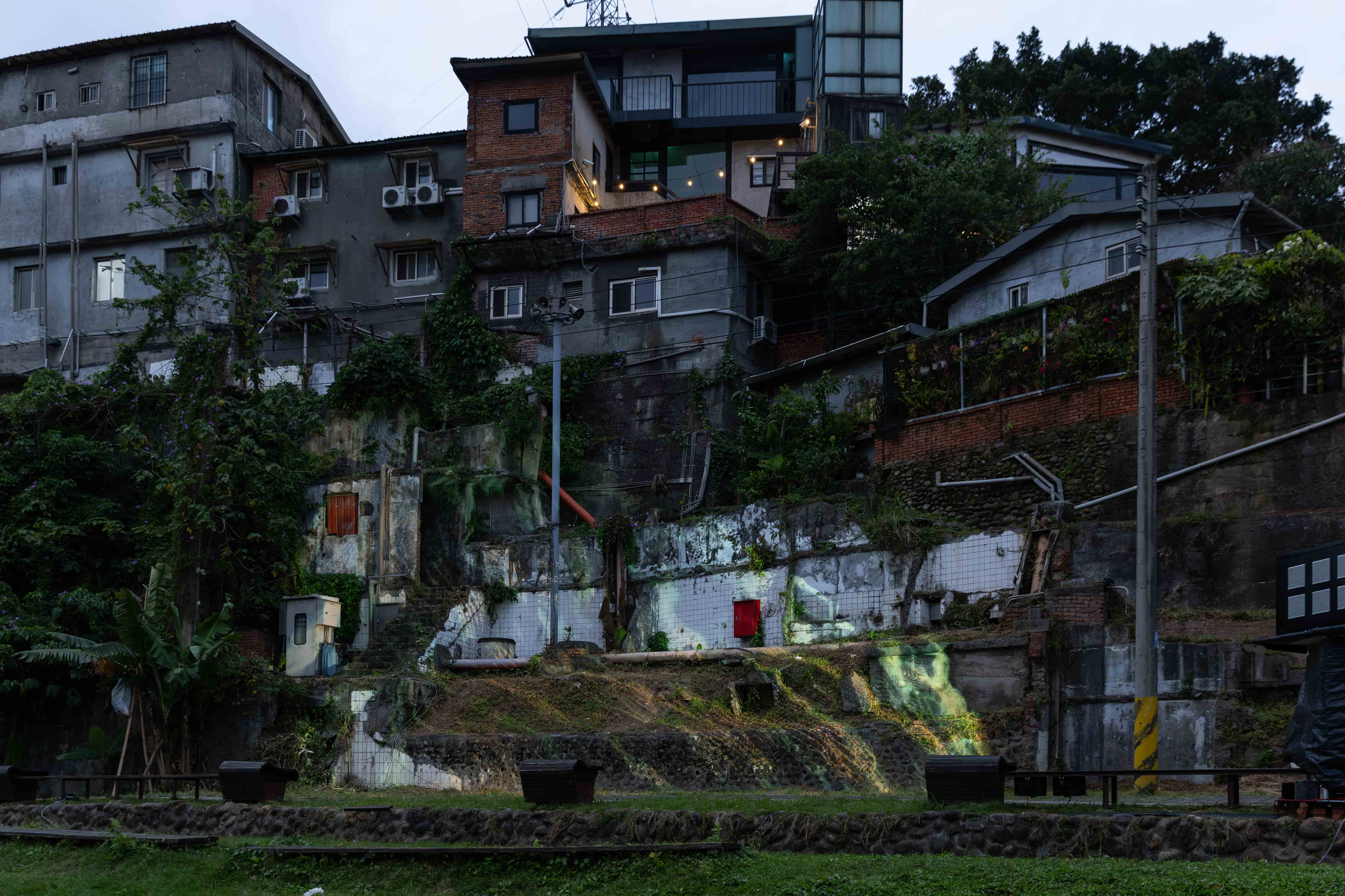 Cross-Section Signal Flow — 5