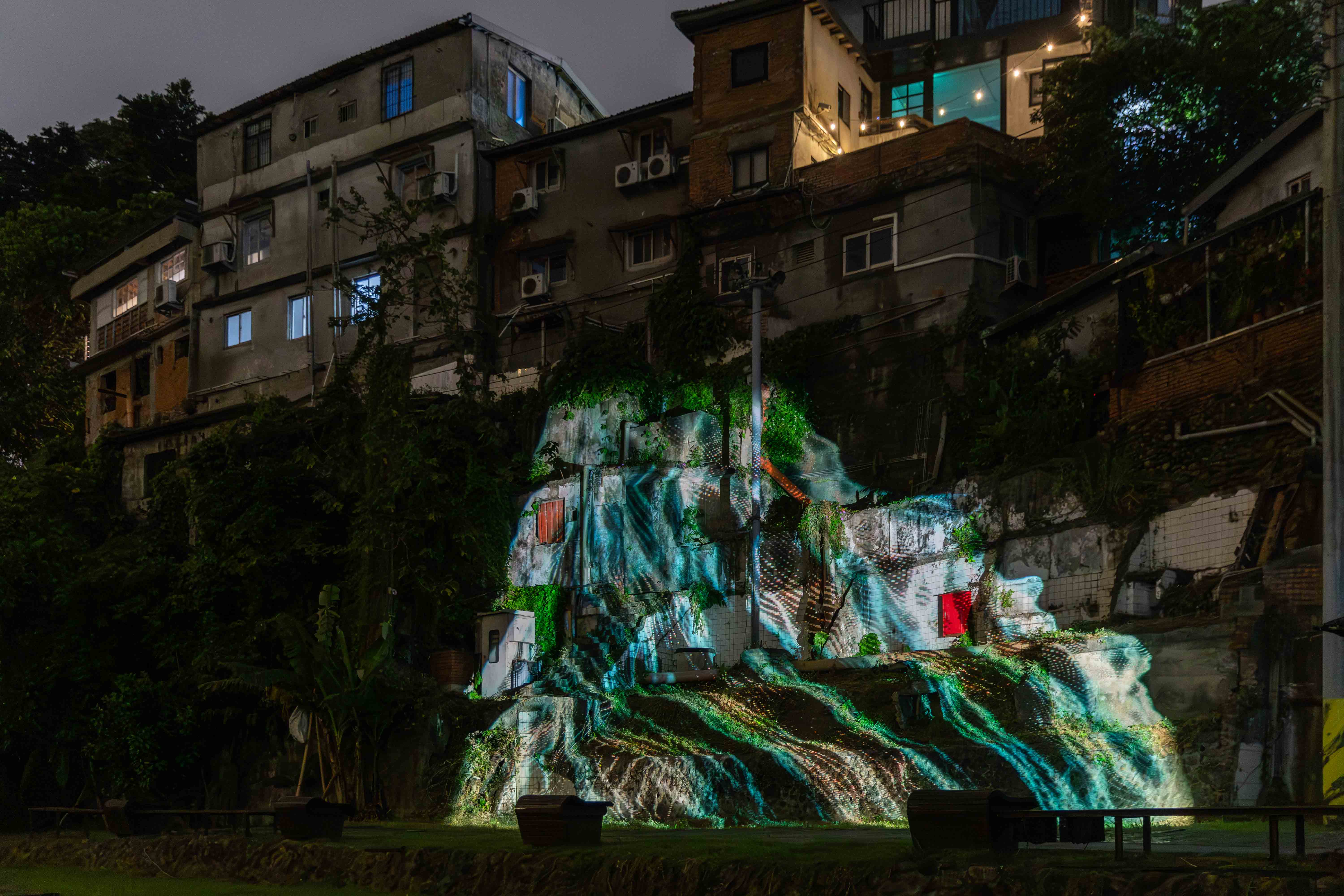 Cross-Section Signal Flow